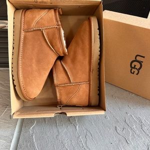Chestnut UGG Ultramini
